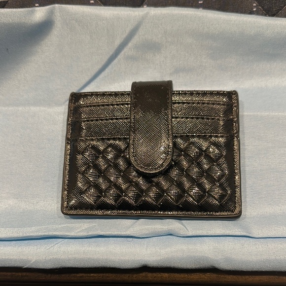 Elegant Black Quilted Wallet - Picture 1 of 3